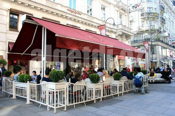 Kafe üçün dekorativ tent