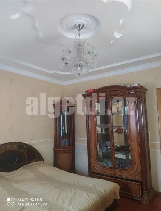 Tələbə qızlara kirayə ev verirem