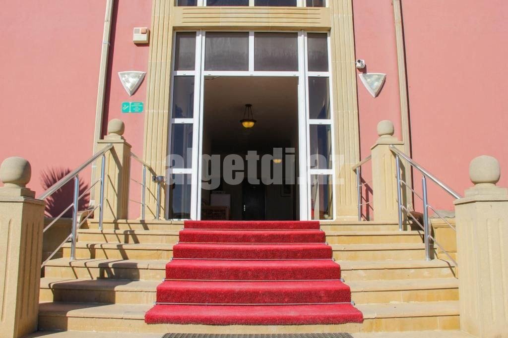 Hazır Biznes Otel satılır.