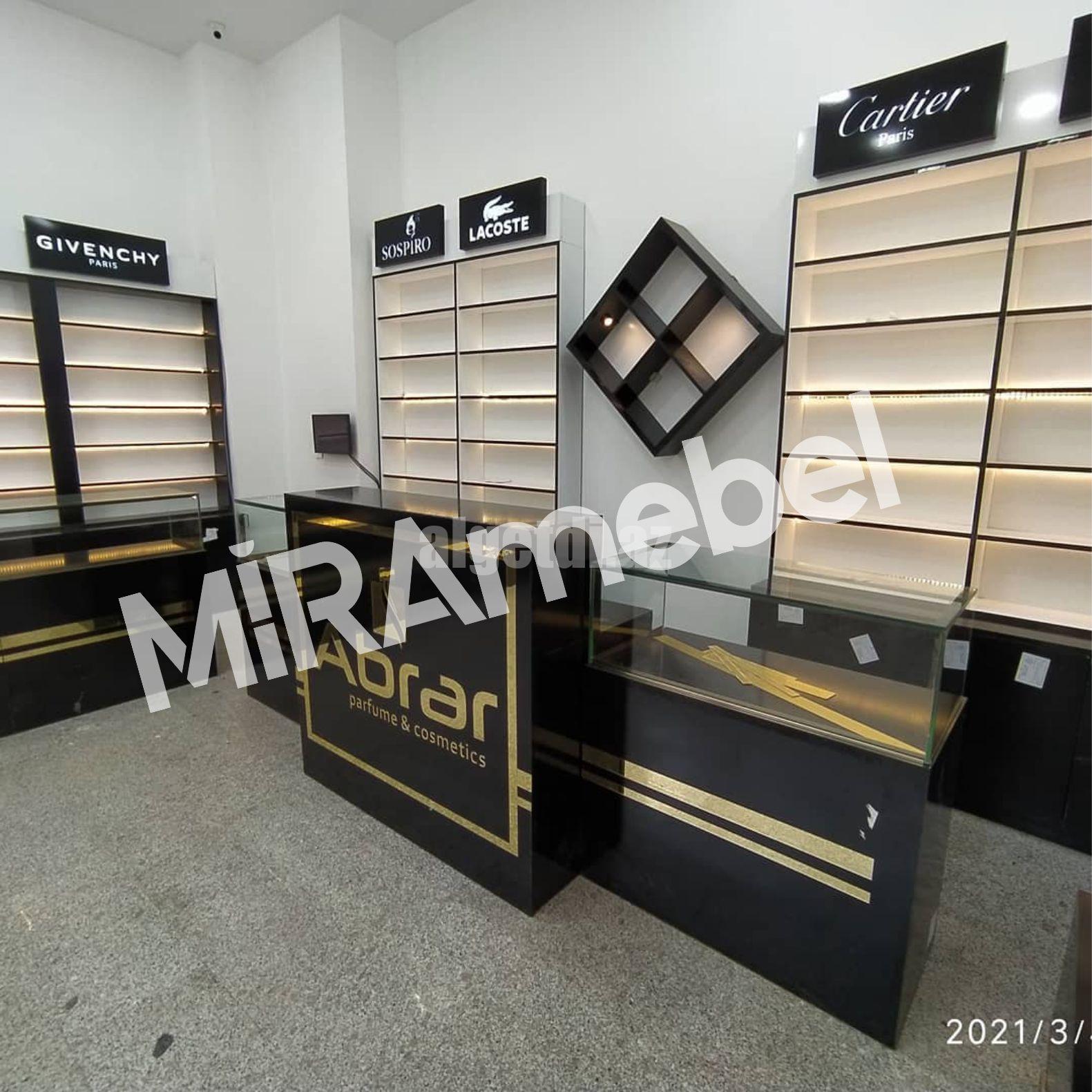 Kosmetika vitrini sifarişi